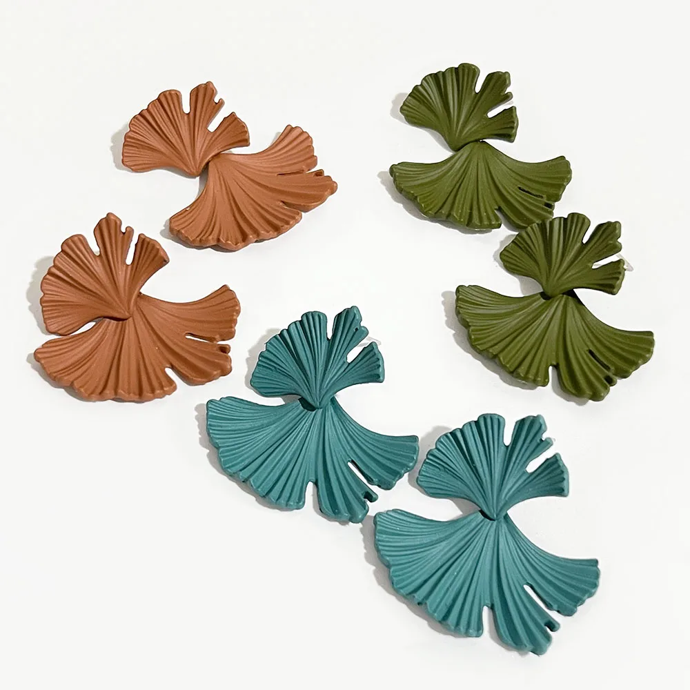 

Peri'sBox Fashion Multicolor Painted Ginkgo Leaf Stud Earrings for Women Pretty Morandi Petal серьги Statement Botanical Studs
