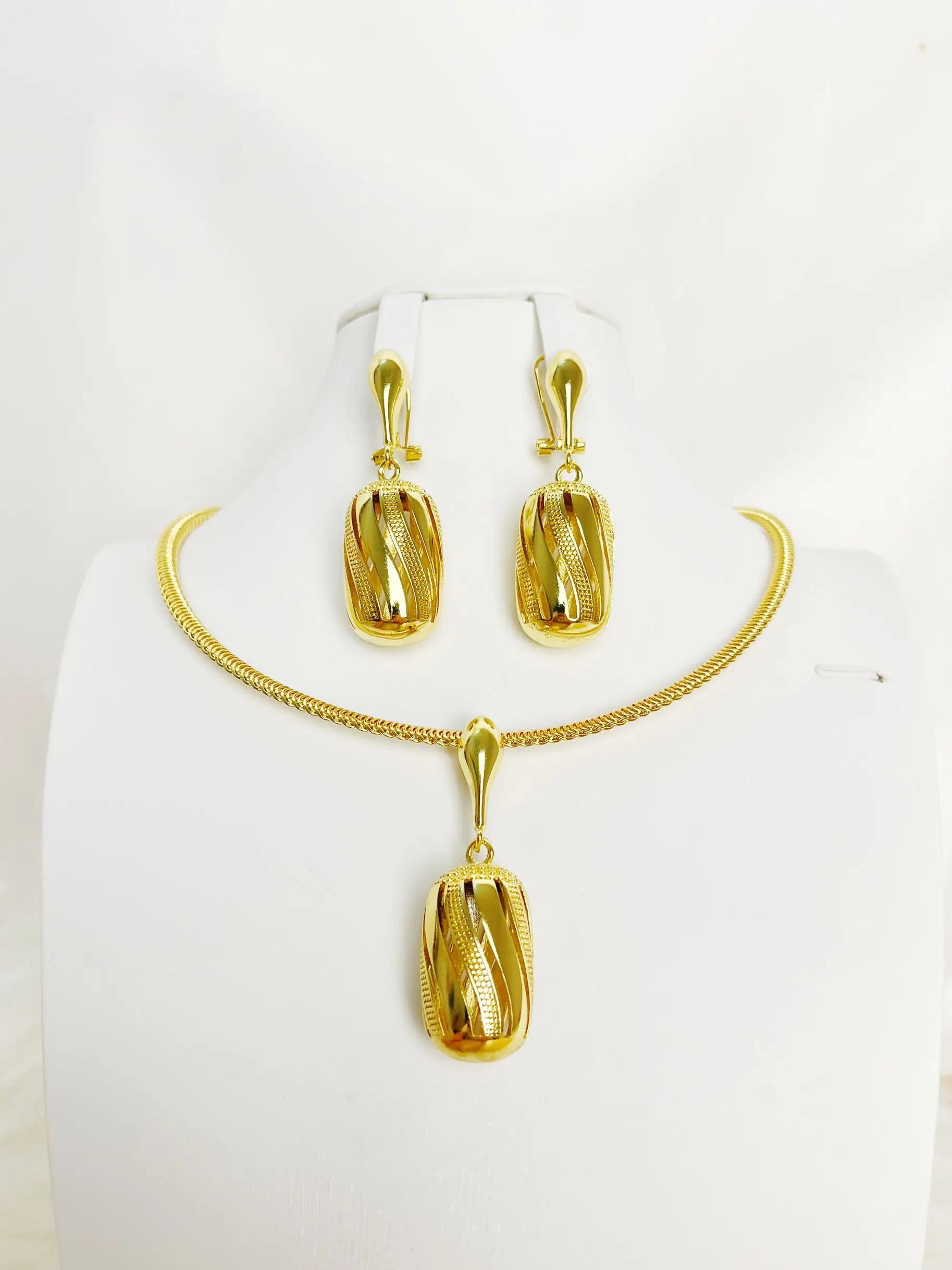

Dubai Jewelry Set Women Wear Party Wedding Anniversary Fashionable Gold Plating Luxurious And Elegant