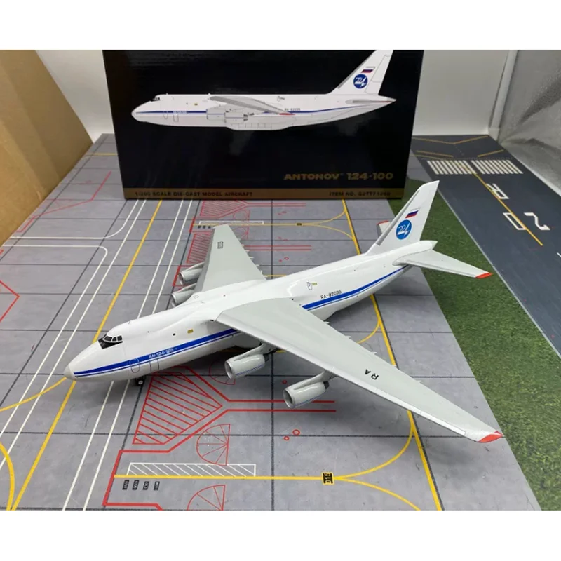 Фото Коллекционная декоративная модель самолета Geminijets AN-124-100 (RA-82035) ВВС России, масштаб 1:200, из литого сплава №3
