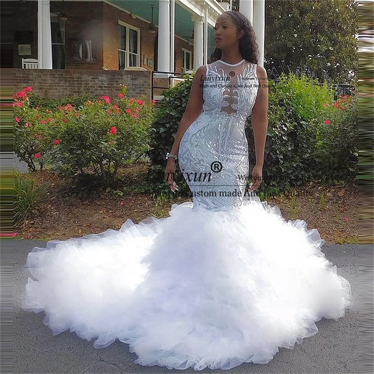 

Блестящее блестящее платье Aso Ebi с юбкой-годе с открытой спиной