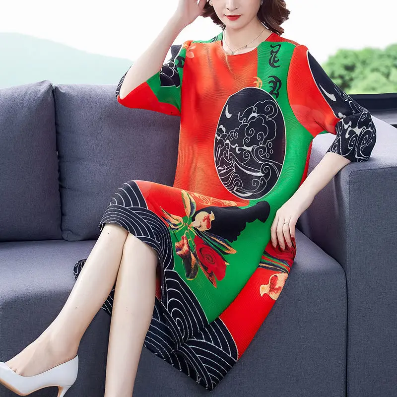

High-end foreign air loose large size dress female 2022 new autumn mother retro printing wrinkles fat mm o neck dress skirt