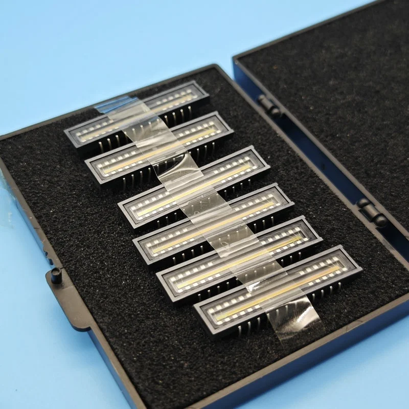 Линейный датчик изображения Hamamatsu CMOS S13496 7x200um 4096 пикселей