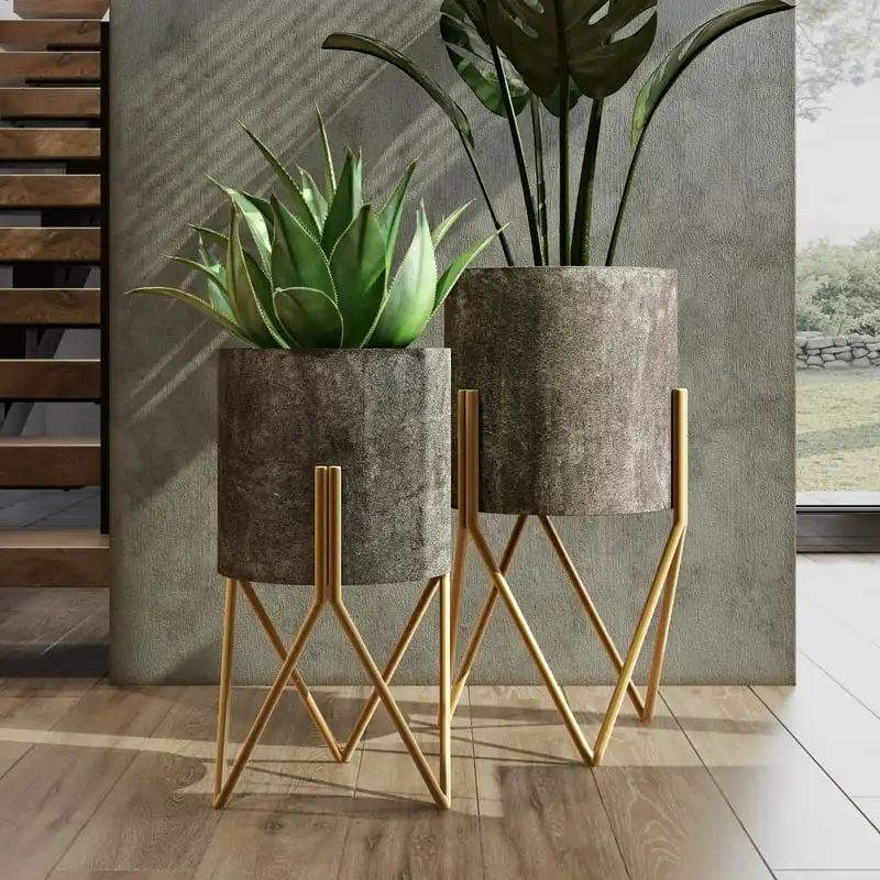 

Mid Metal Planters (Set of 2)