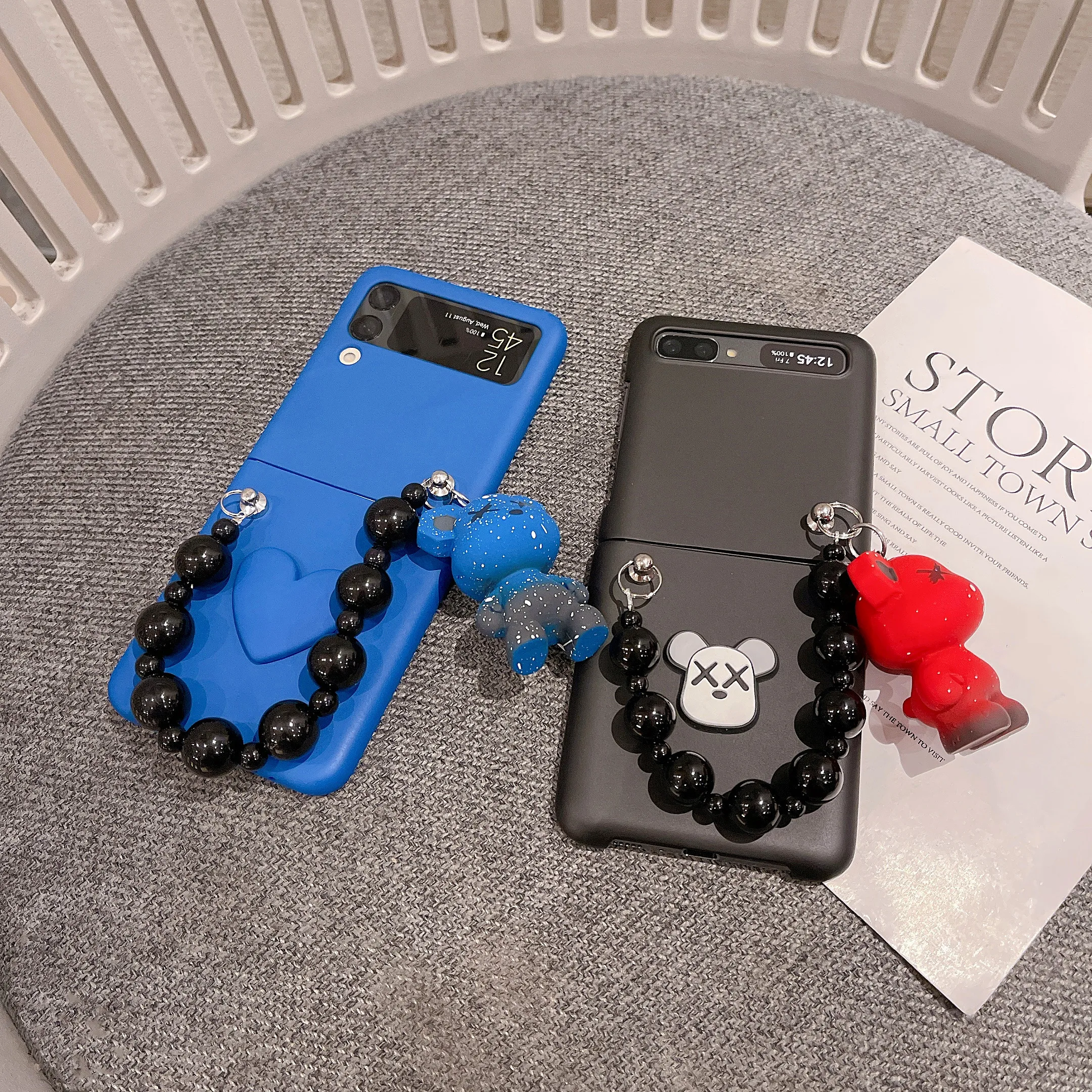 

Чехол-книжка с цепочкой в форме сердца для телефона Samsung Galaxy Z Flip 3