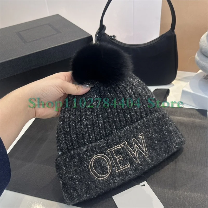 Рисунок 2 - Зимняя женская шапка 615563