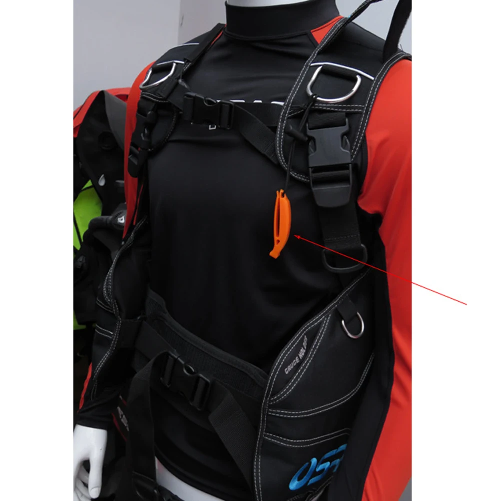 

Diving Whistle Emergency Whistle 11cm Rope Length Compact Size Durable Suitable Diving Floating Diving Whistle