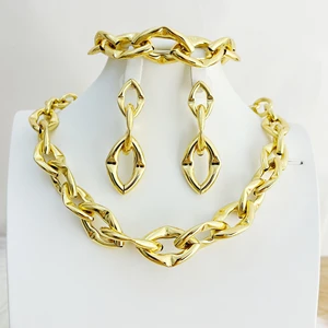 Gold Colour Plated Necklace Earring Set Beautiful Fashion Trend Sweet Romantic Party Wedding