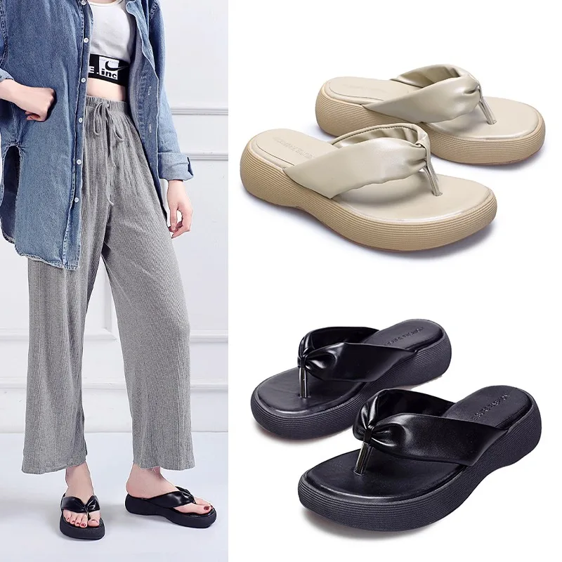 Flip-flops in the summer of 2023, new girls wear flip-flops with super fire, simple and versatile models.