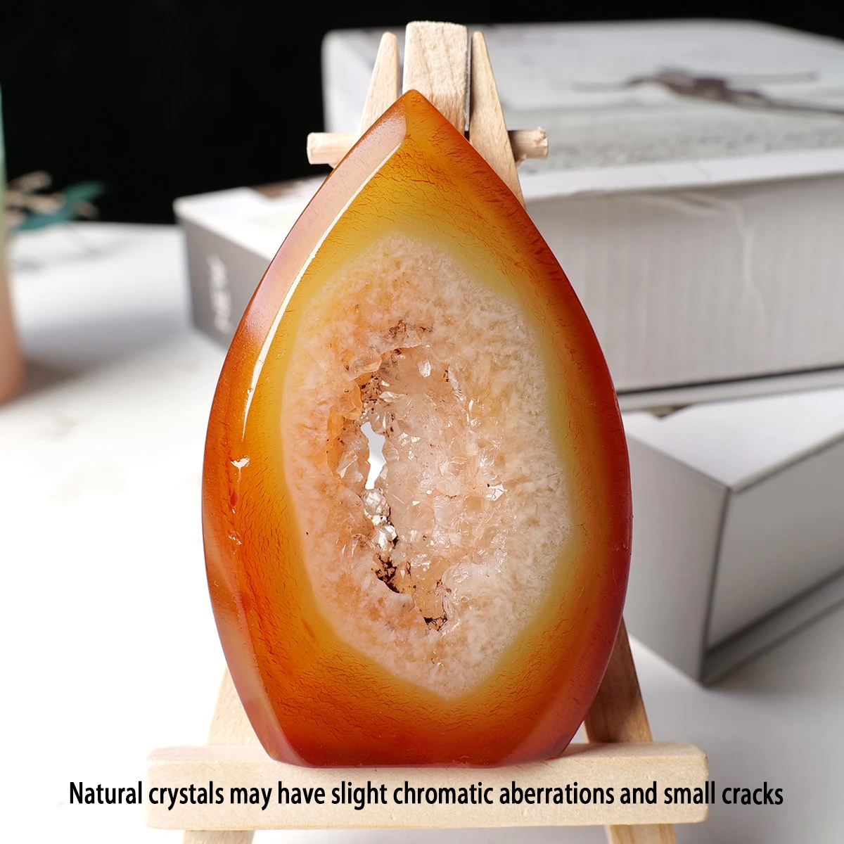 

Скульптура из красного агата Runyangshi