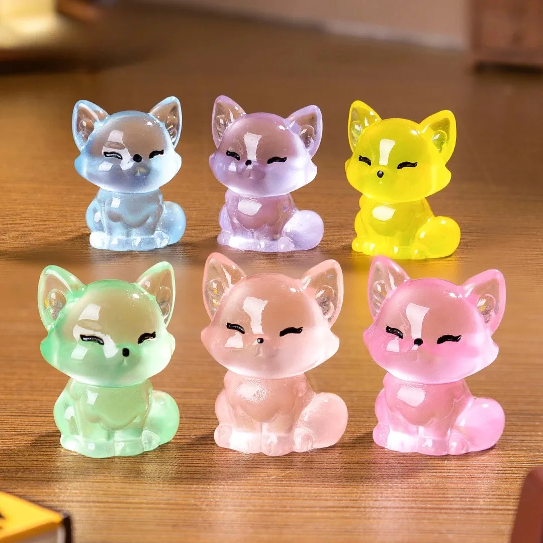 

Набор из 10 светящихся фигурок лис из смолы