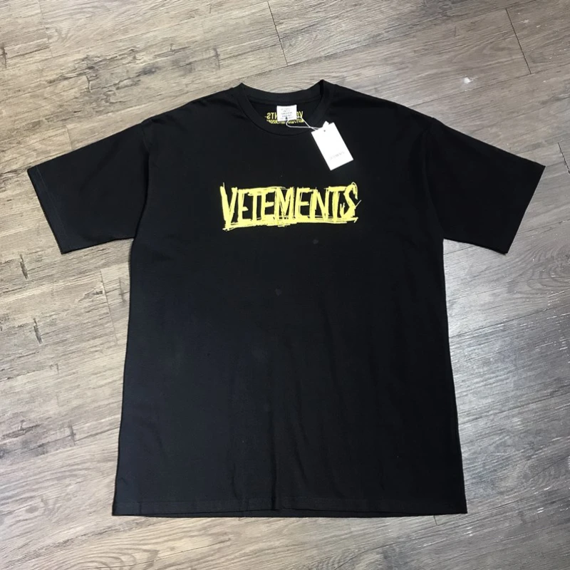 

VETEMENTS Sanskrit Graffiti Letter Print T-shirt Men Women
