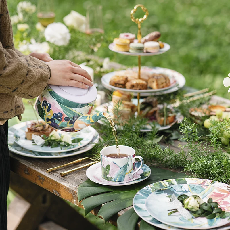 

French Blooming Rose Coffeeware Bone China Coffee Cup Saucer Coffeepot Milk Pot Sugar Bowl Food Plate Vase Afternoon Tea Set