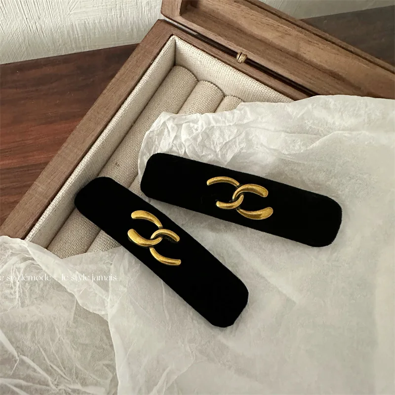 

2Pcs French Metal Velvet Black Geometric Hairpins For Women Girls Sweet Side Hair Clips Barrettes Fashion Hair Accessories Gift