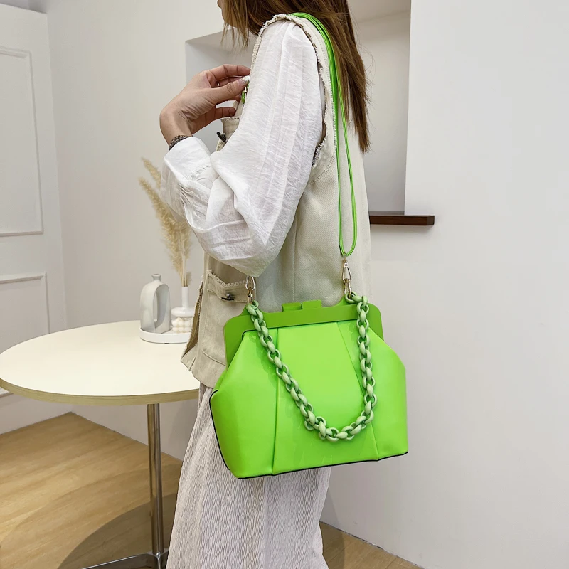 

Summer Candy Color Hand Bags for Women Brand Wooden Clip Shoulder Bag Fashion Purse and Handbag Designer Crossbody Bag Cute Hobo