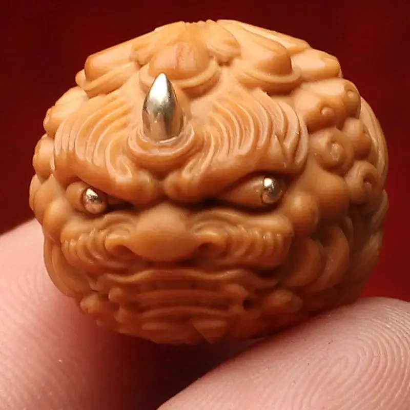 Обезьяна персиковая яма резной инкрустированный монах одной рукой Монк зла