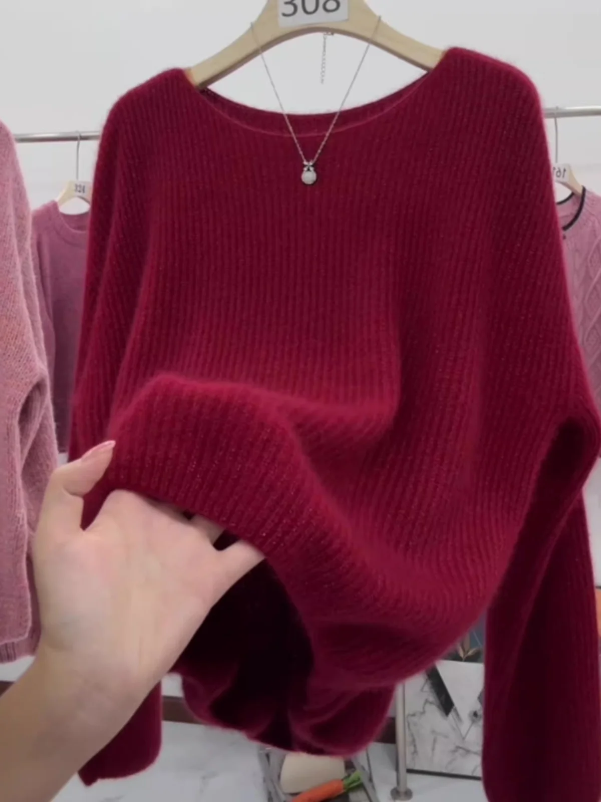 European Goods Autumn and Winter Wear New Pullover Red Knit Women 2024 Popular Loose Slimming Design Sense Sweater Fashion