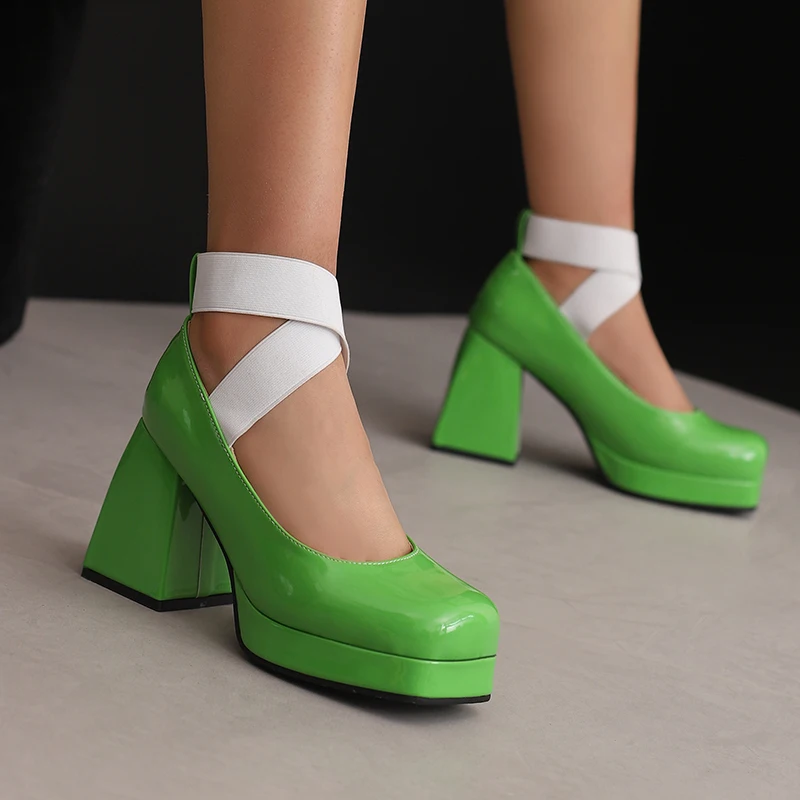 Блестящие туфли на высоком каблуке с квадратным носком