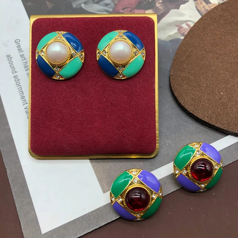 

Простые серьги-гвоздики контрастных цветов, серьги с капельным жемчугом и драгоценным камнем, клипса для ушей