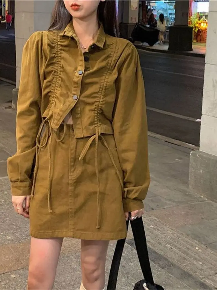 

Vintage two-piece suit women drawstring short coat＋ skirt 2022 spring Korean fashion temperament solid long sleeves suit trend
