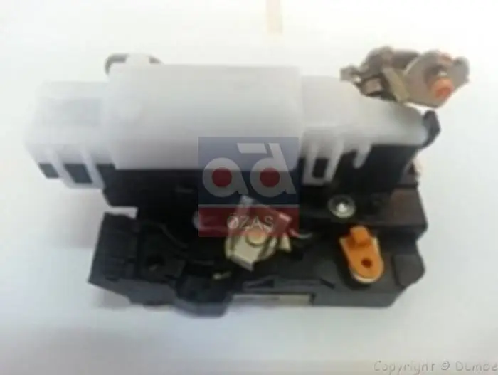 

Store code: 105002 for door lock ON right MASTER (motor)