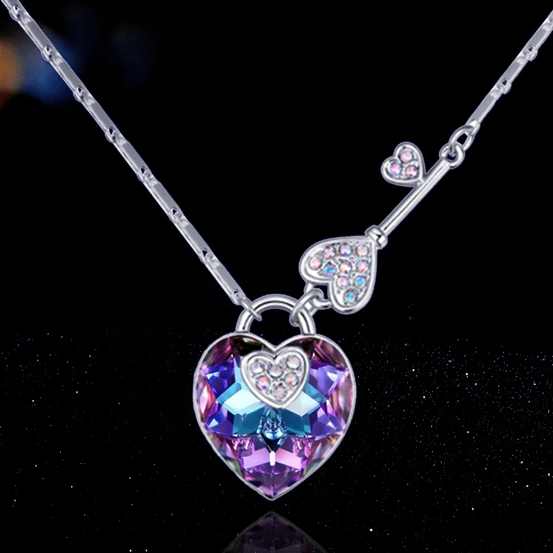 

Fashion European and American Ladies Key Heart-shaped Color Crystal Pendant Necklace Korean Temperament Jewelry
