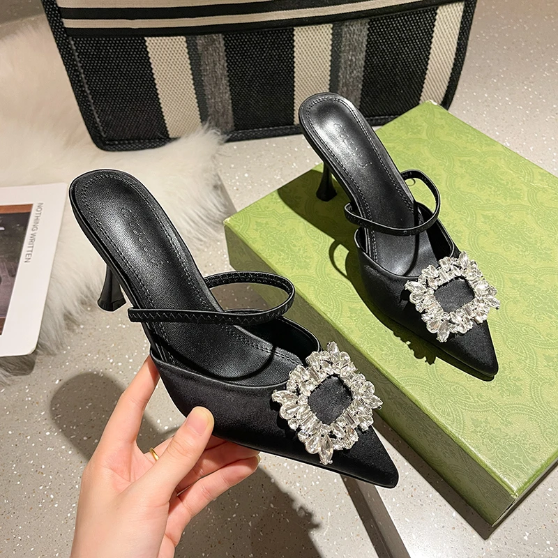 

2022 Women High Heels Square Flower Crystal Sandals Lady Slingback Green Silk Satin Sandles Summer Luxury Replica Designer Shoes