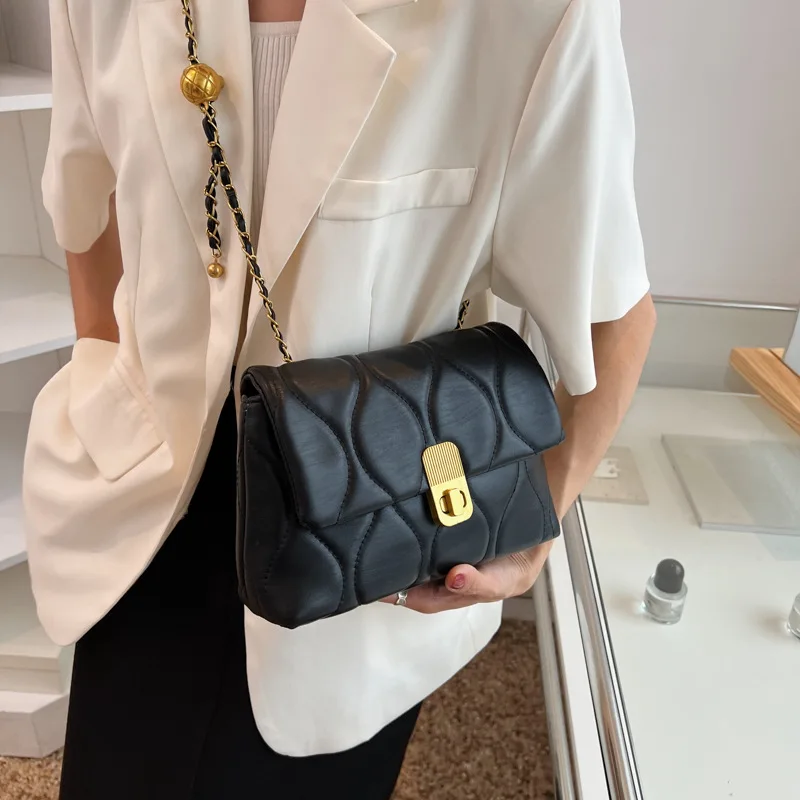 

Simple Retro Lock Bag Women's Bag 2022 Summer New Textured Woven Chain Shoulder Bag Fashion Trend Messenger Bag