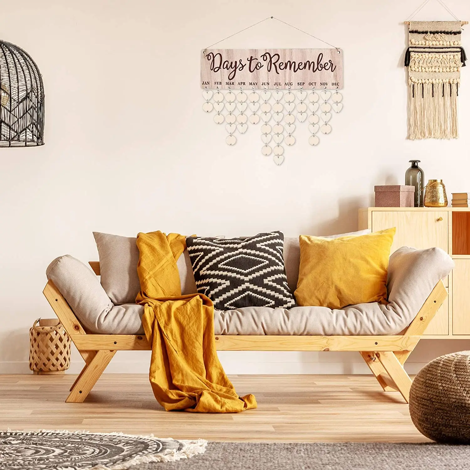 Деревянный календарь напоминание на день рождения настенный подвесной с бирками