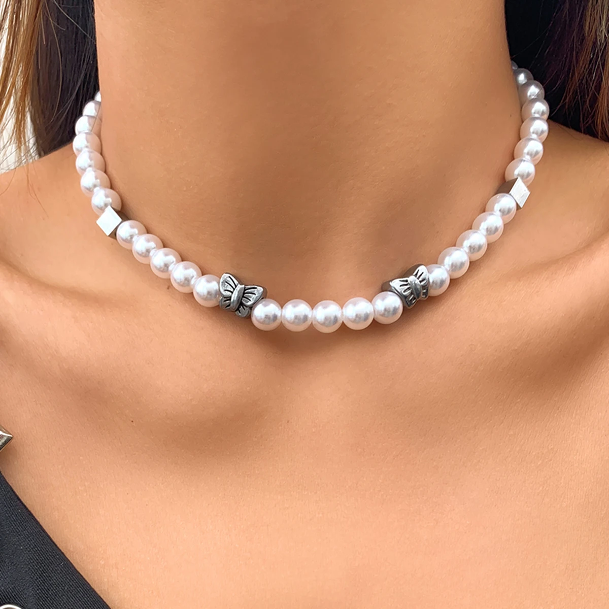 

New Korean Fashion Geometric Butterfly Necklace For Women Baroque Elegant Simulated Pearls Beaded Chain Choker Collier Jewelry