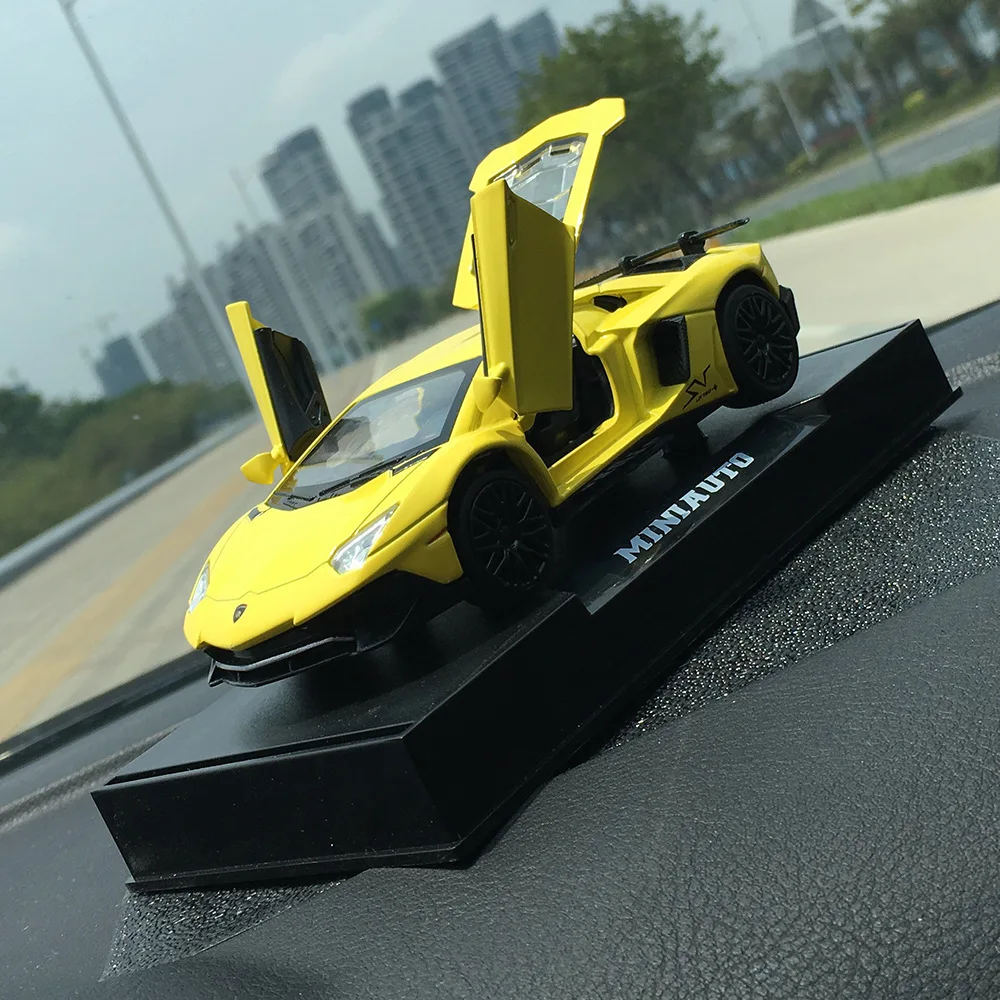 

LP770 750 1:32 Lamborghinis Car Alloy Sports Car Model Diecast Sound Super Racing Lifting Tail Hot Car Wheel For Children Gifts