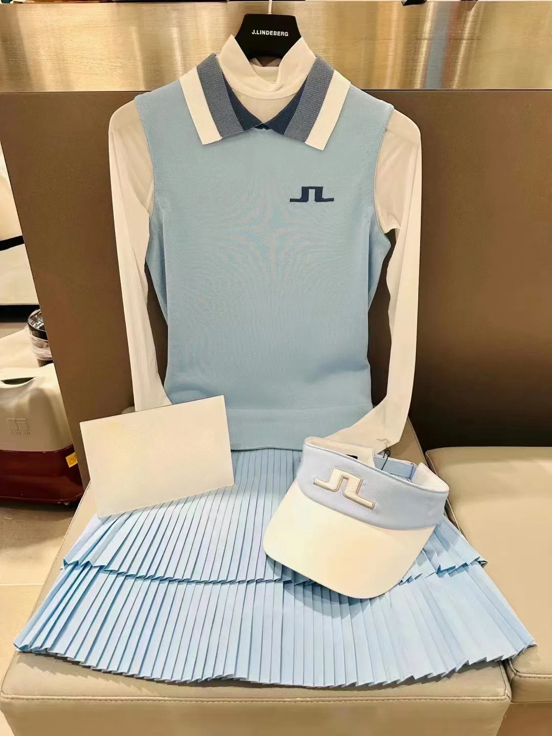 

Foreign trade South Korea original single item Golf clothing women's sleeveless knitted vest new sports slim top tide