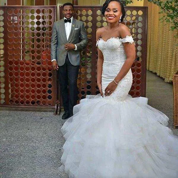 

Wedding dress new white shoulder sexy European and American wind long tail elegant elegant party wedding dress