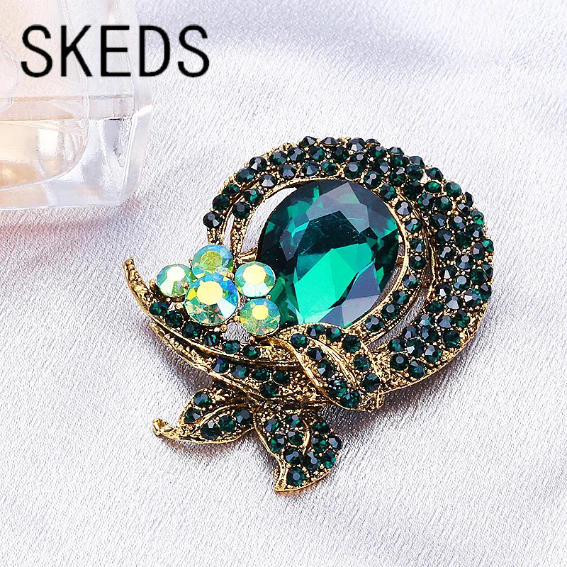 

SKEDS Exaggerated New Creative Big Rhinestone Badges Pins For Women Lady Fashion Exquisite Luxury Brooches Banquet Dress Jewelry