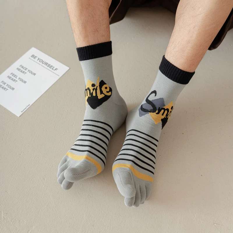 New Five Finger Men's Pure Cotton Breathable and Sweat-absorbing Medium Sleeve Socks Solid Color Split Finger Socks