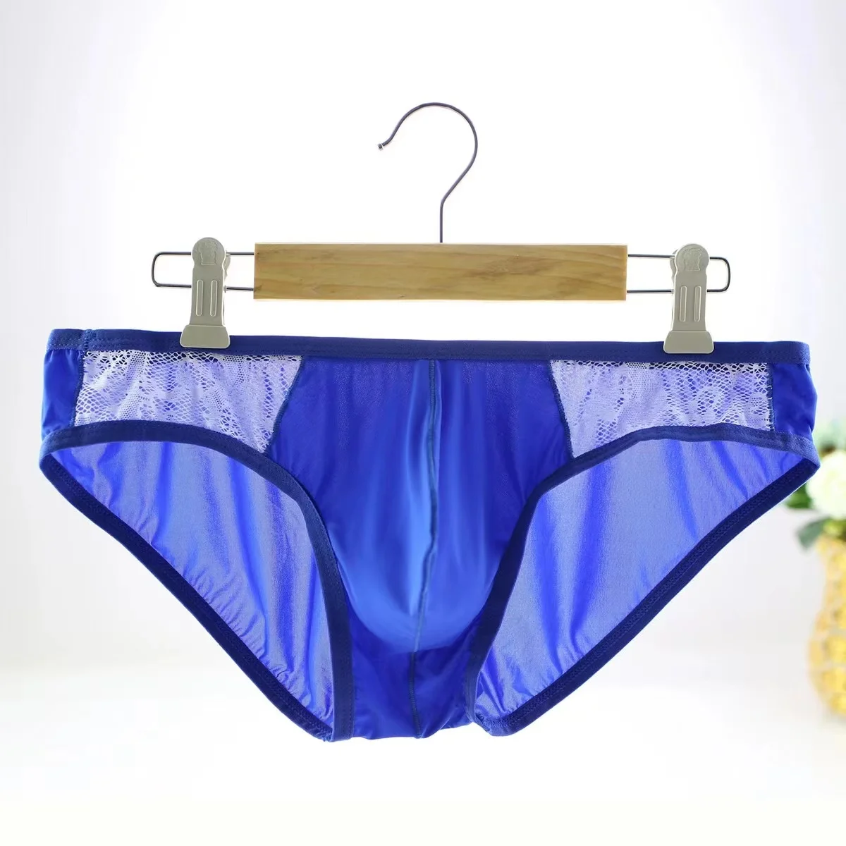 2pcs Men Summer Ice Silk Underwear Briefs Breathable Underwear Bamboo Carbon Fiber Anti-Bacterial LaceHollow Pants Briefs