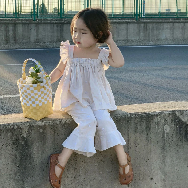

Summer Girls 2 Pcs Set Baby Strap Vest + Flare Pants Kids Suits Children Fashion Clothes Floral Embroidery Flying Sleeve 2-7Y