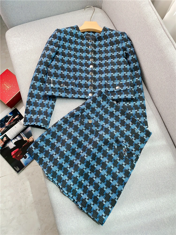 Женский твидовый офисный костюм