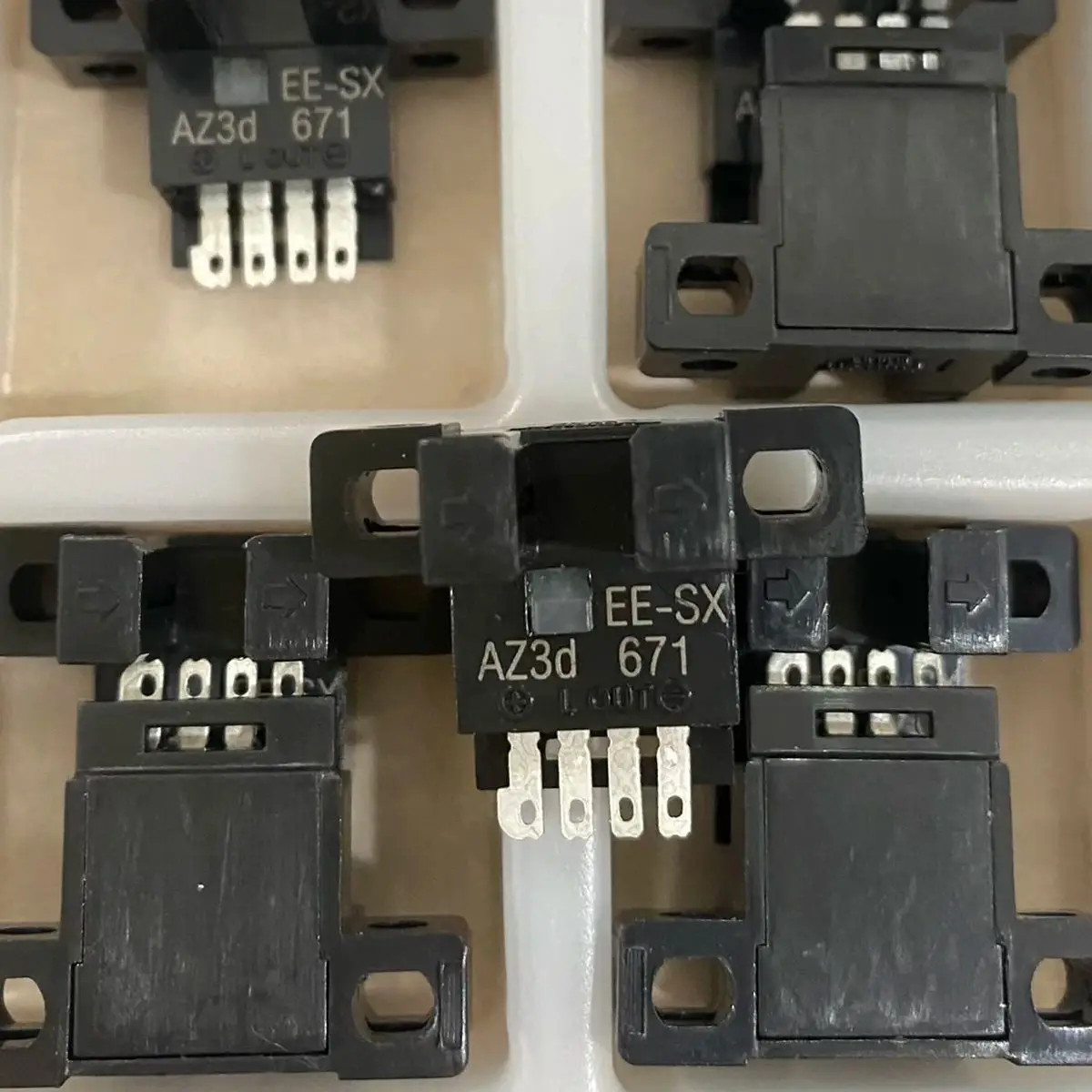 EE-SX671 Omron U-паз фотоэлектрического переключателя оптический переключатель