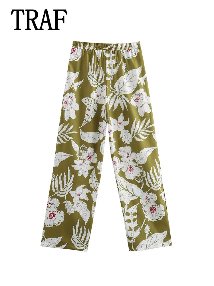 Костюм-двойка женский из блейзера и брюк с принтом