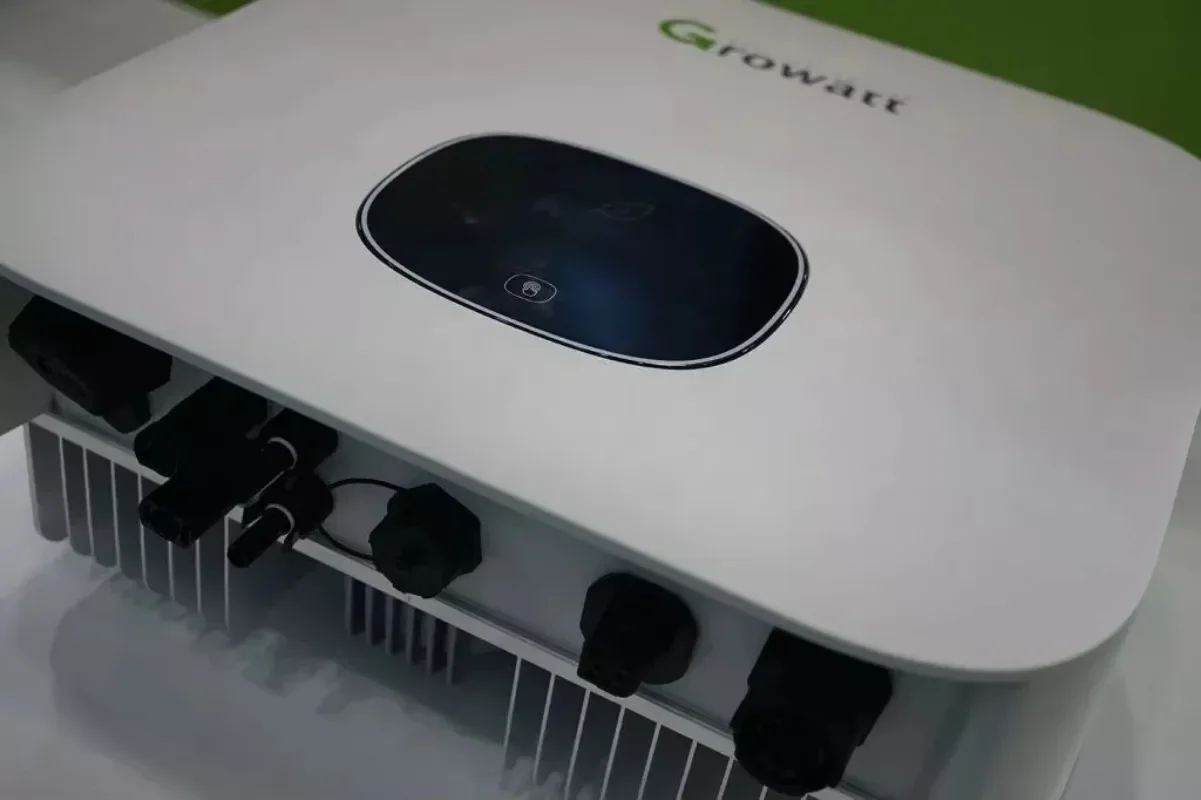 Солнечный инвертор Growatt MIC 2000TL-X 2 кВт однофазный солнечный для дома