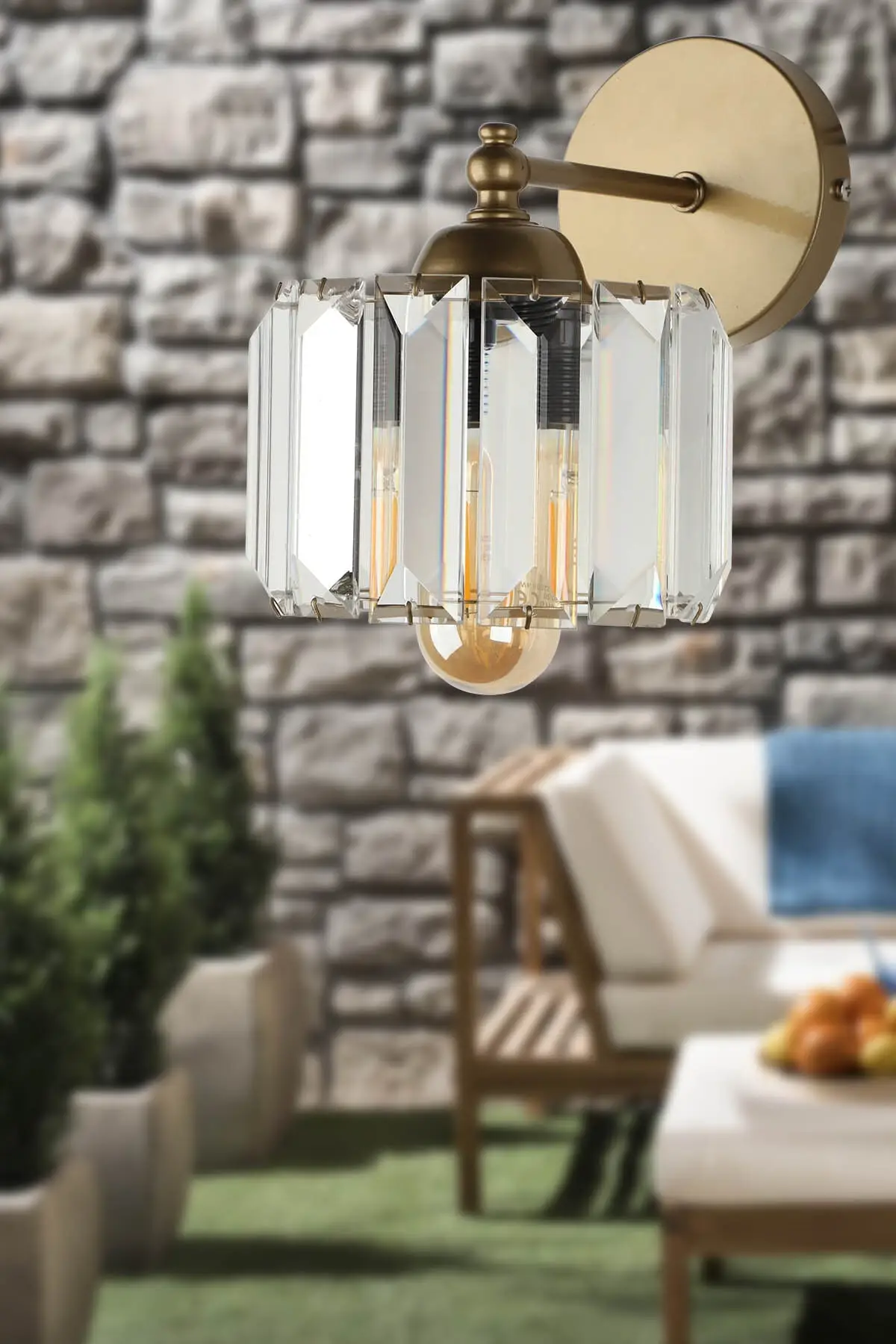 

Alaba Sconce Tumbled Transparent Stone