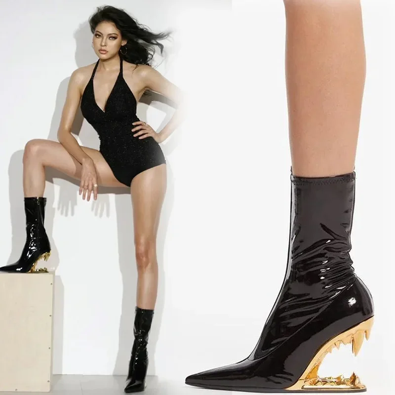 Подиумные эластичные ботинки на каблуке специальной формы с острым боковой