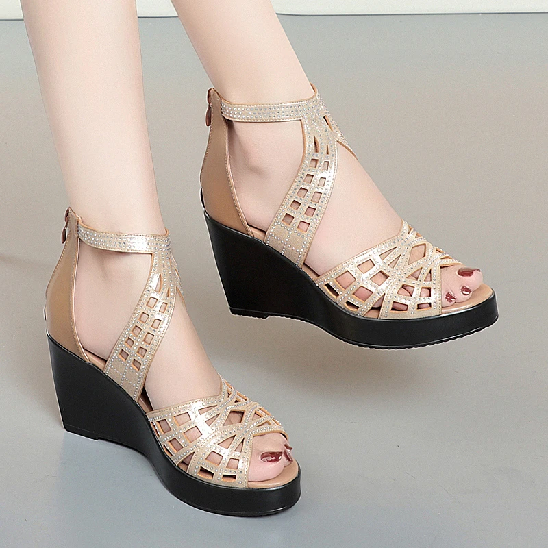 AIYUQI Women's Sandals Wedge 2023 New Fashion Roman Sandals Women High Heel Rhinestone Fishmouth Women's Summer Sandals