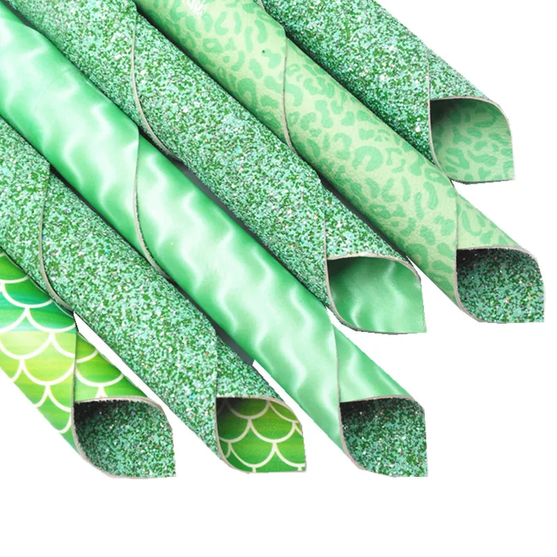 Двухсторонняя кожаная зеленая блестящая кожа подходящая к леопардовой рыбьей