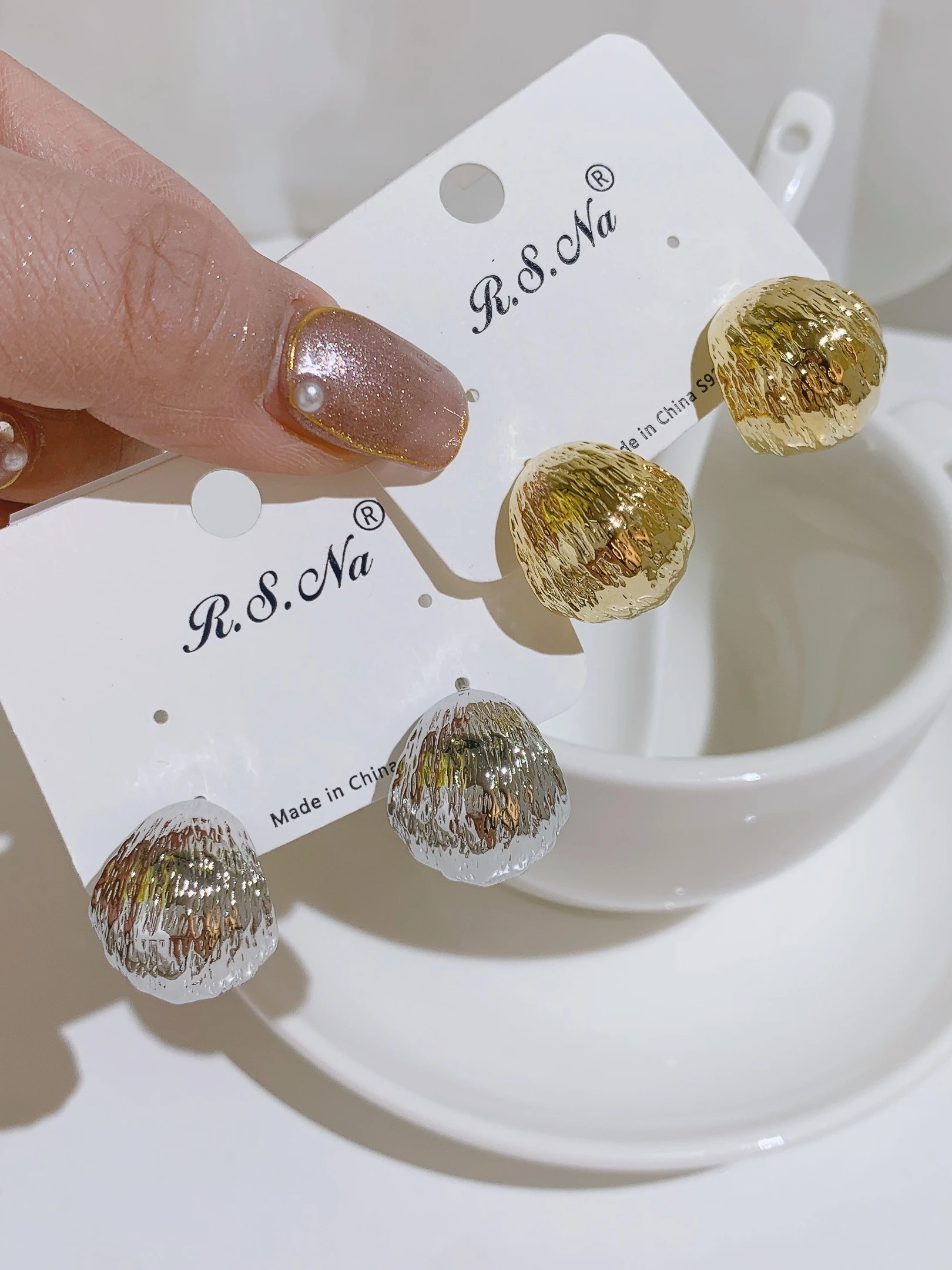 South korea High-Grade Light Luxury Earrings Women Special Design Ins Cold Sle New Brushed