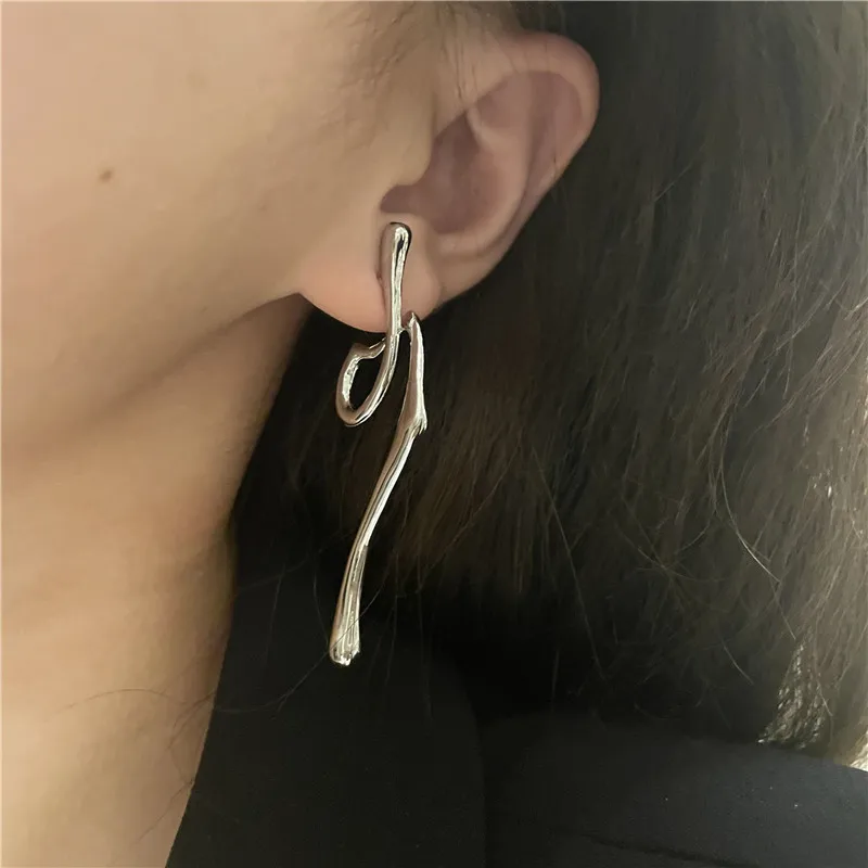 

New Trend Creative Sexy Personality Irregular Line Metal Pierced Stud Earrings For Women European Special Hi-hop Ear Jewelry
