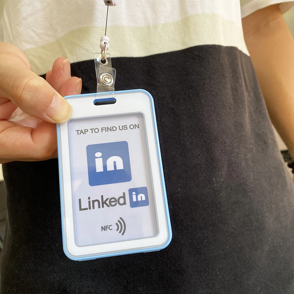 

NTAG215 504bytes NFC Tap Card Google Whatsapp Review Sign NFC Social Media Cards with Plastic Card Holder