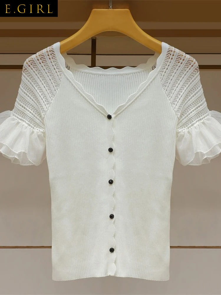 

Женская трикотажная футболка с вырезами в виде бабочек