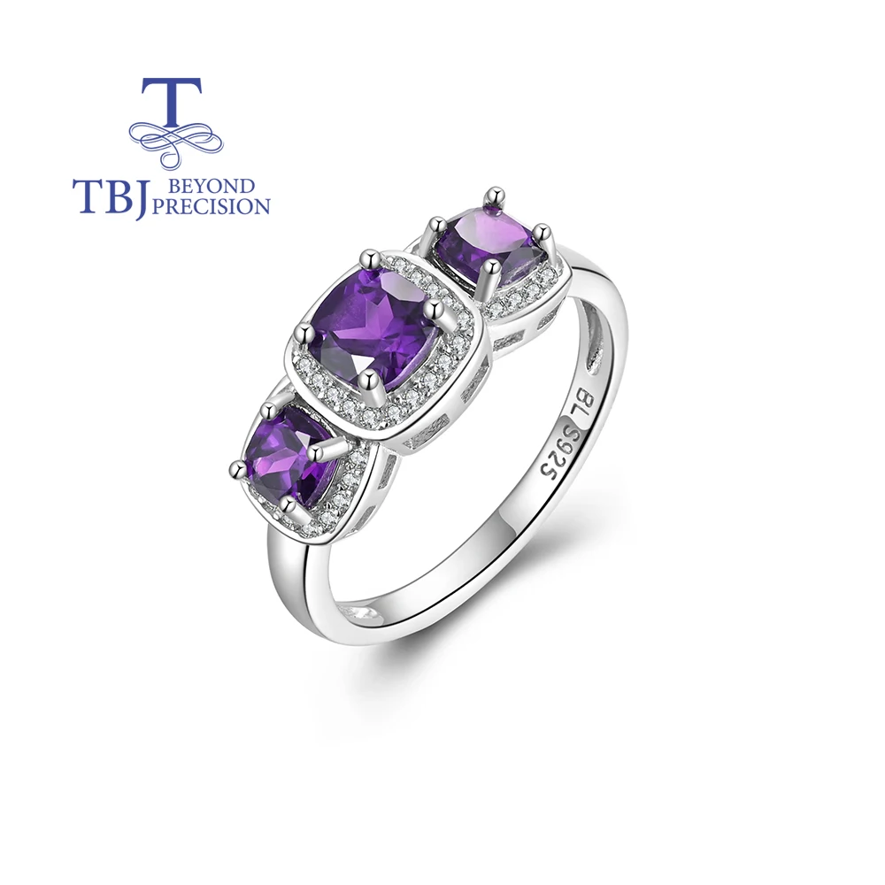 Роскошное изысканное серебряное кольцо с фианитом и натуральным