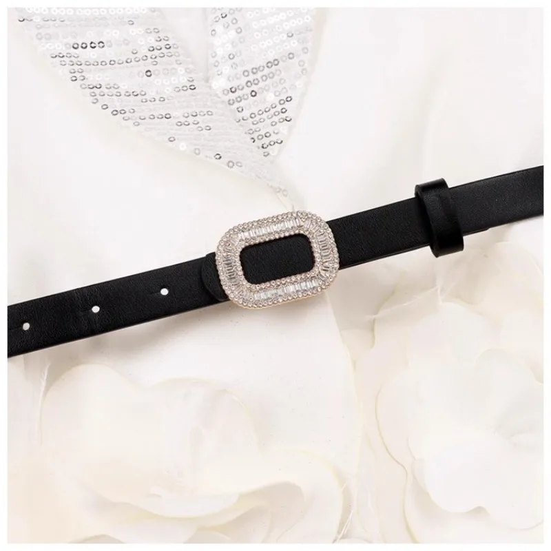 Женский блейзер с поясом приталенный Блейзер объемными цветами и перьями модная